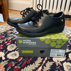 Dansko Work Wonders non-slip work clogs.  41/ 10.5